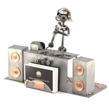 DISKJOCKEY MIT VISITENKARTEN-HALTER
