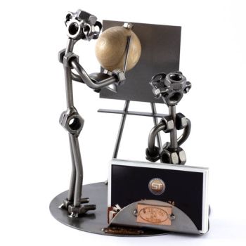 LEHRERIN MIT GLOBUS UND VISITENKARTEN-HALTER