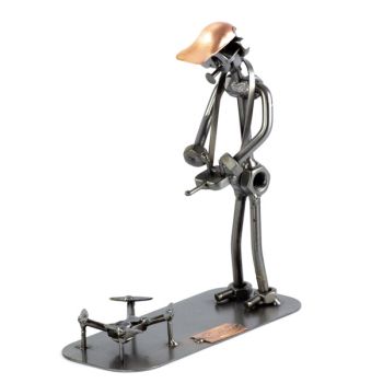 MODELLBAUER MIT HUBSCHRAUBER