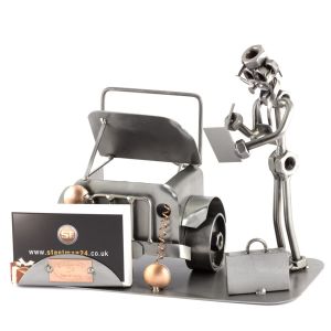 KFZ-SACHVERSTÄNDIGER MIT VISITENKARTEN-HALTER